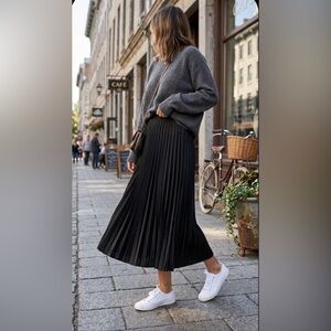 ZARA | Black Pleated Midi Skirt